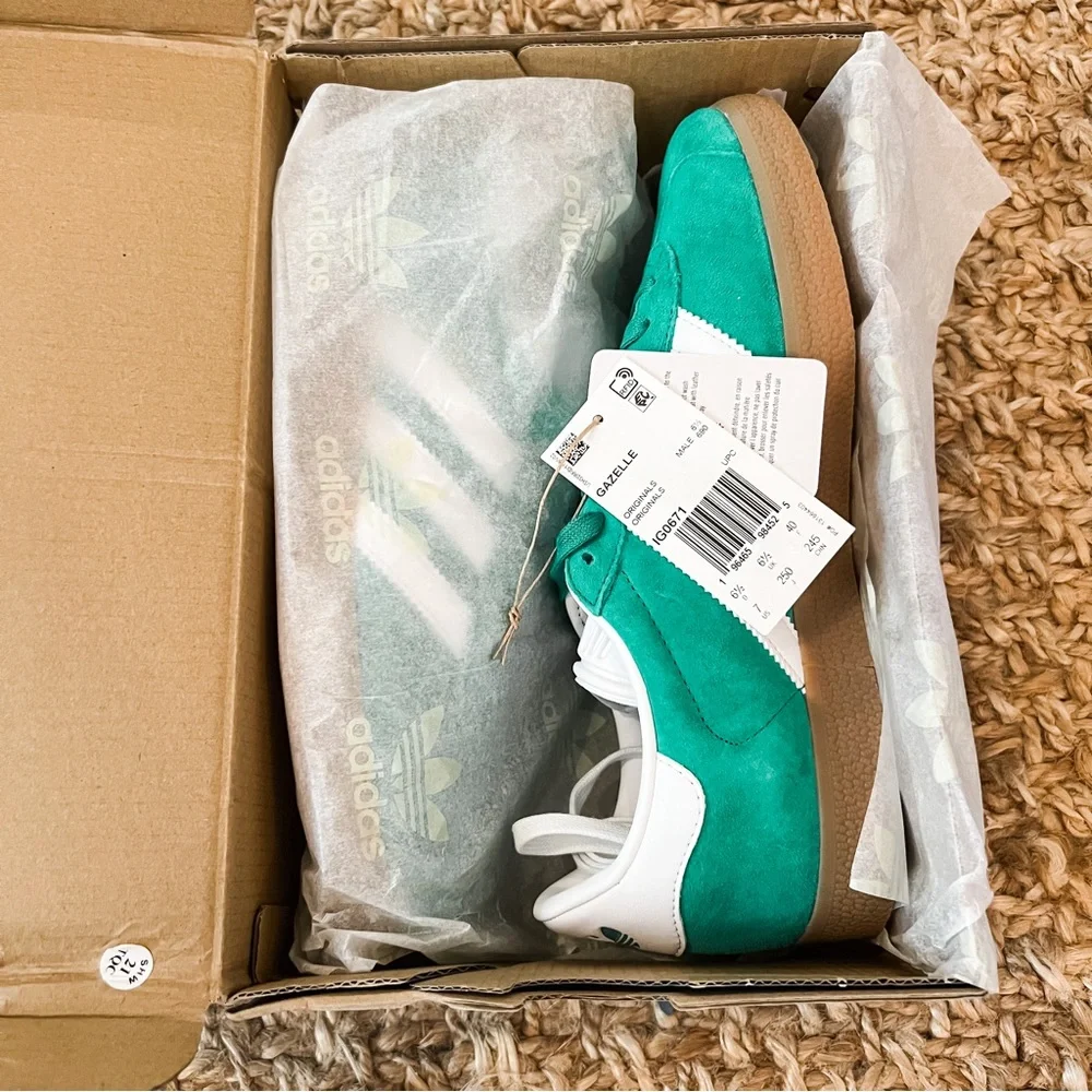 NWT Adidas Gazelle Originals Sneakers Courtyard Green Gum Sole Sz Men 5/Women 6 - Picture 7 of 16